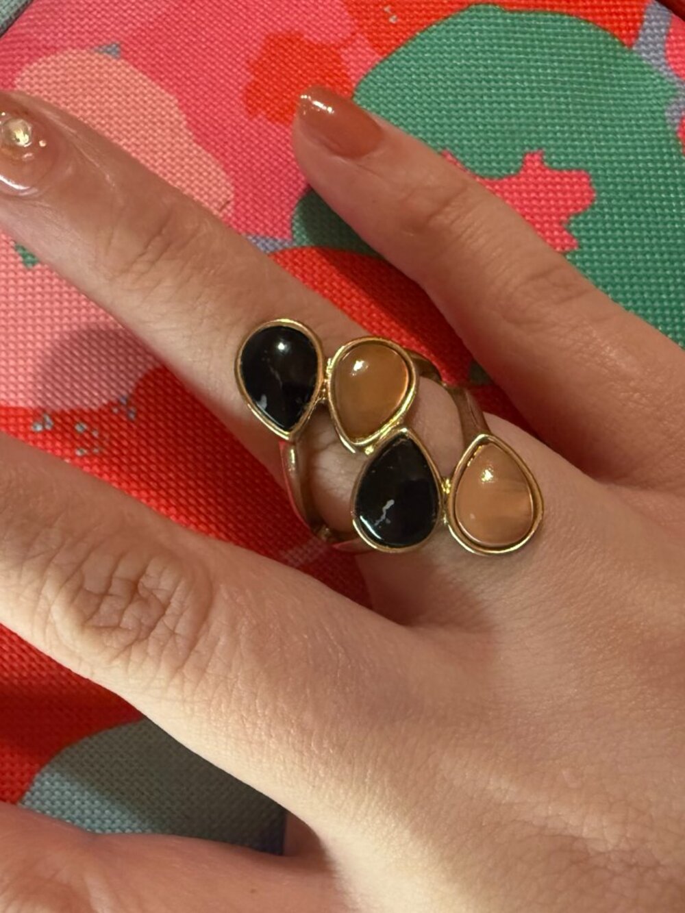 Vintage Style Black & Nude Teardrop Statement Ring